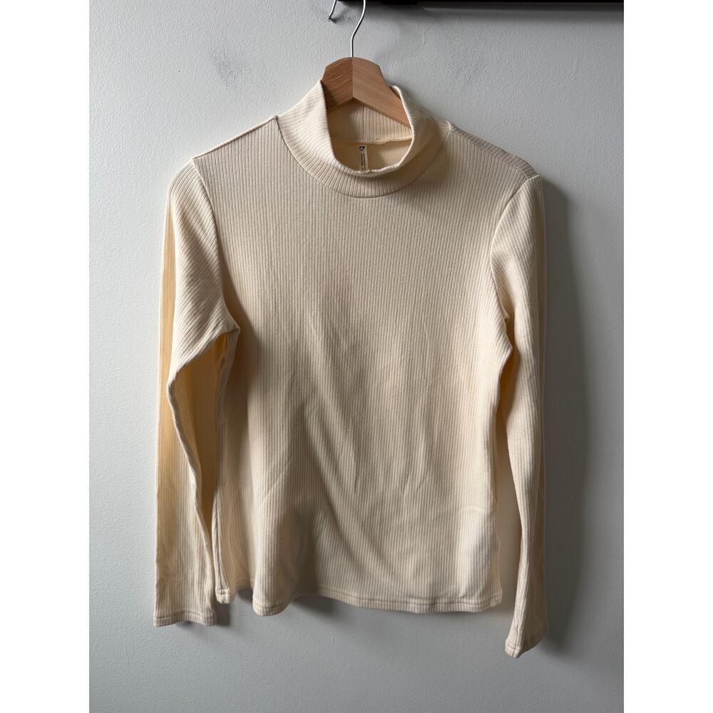 Kuhl cream turtleneck women's size small